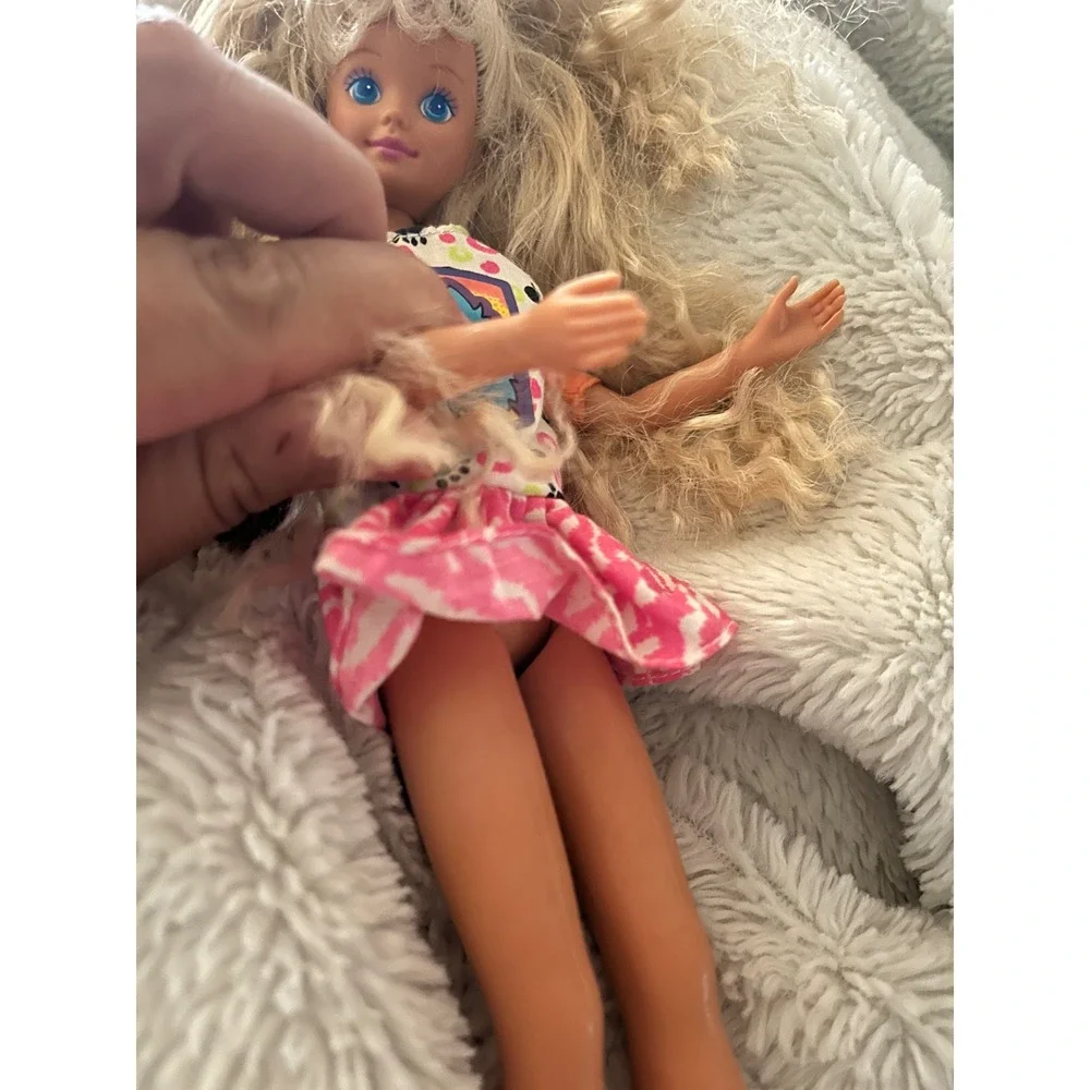 Vintage 90s Mattel‎ Barbie Doll Blonde Crimped Hair Cat Print Dress Pink Skirt